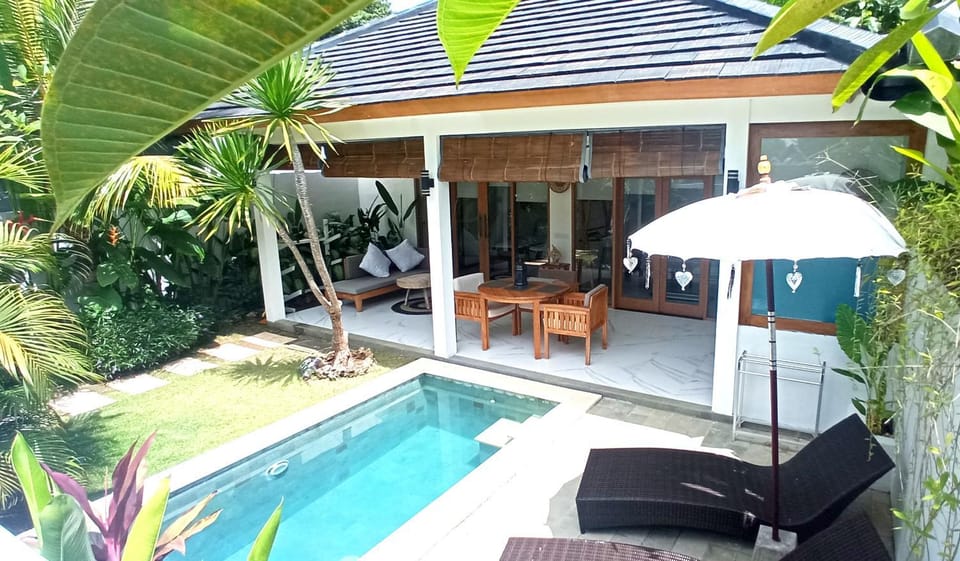 Property building, Pool view