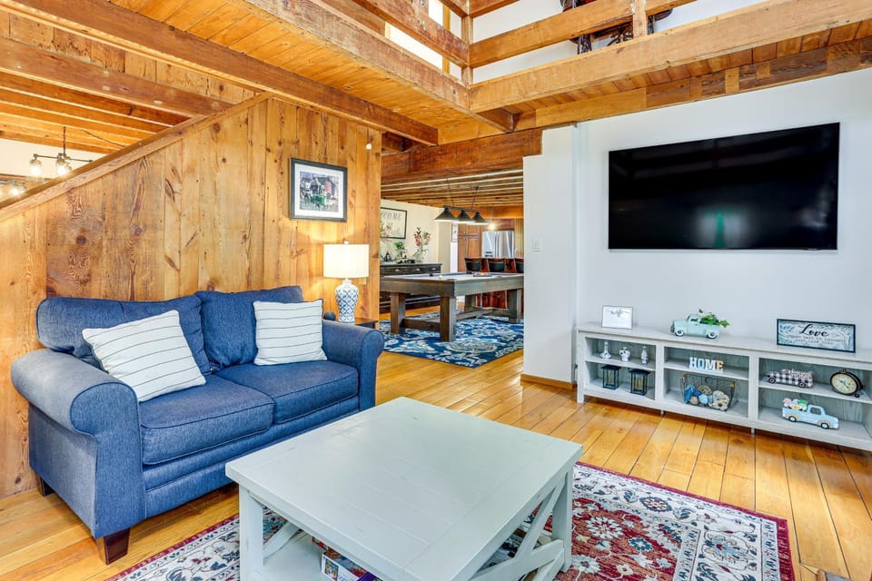 Game Room & Yard: Greentown Home Near State Park House in Pocono Mountains