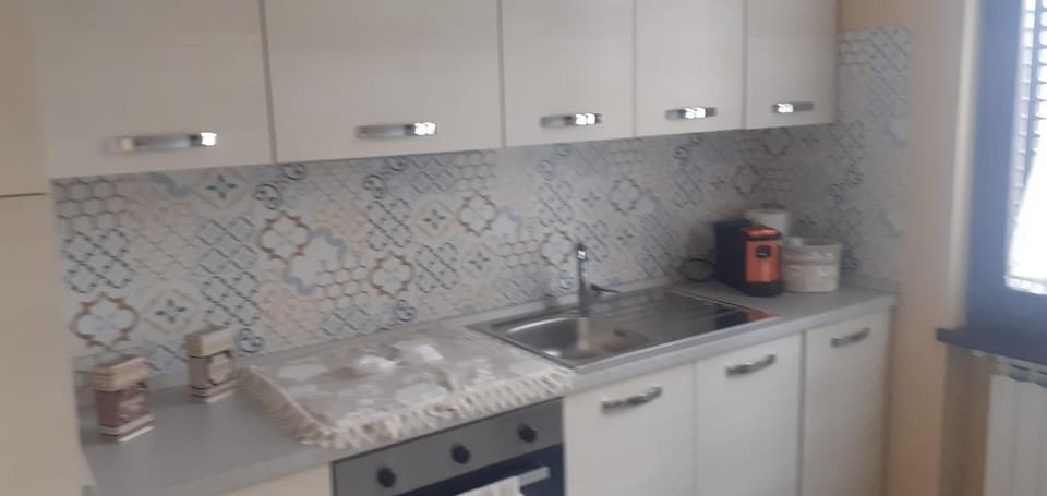 Kitchen or kitchenette, Communal kitchen
