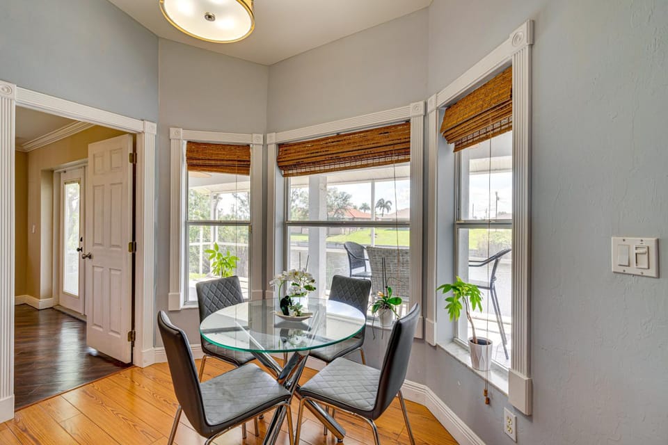 Paddle, Bike & Relax! Canal-Front Cape Coral Home House in Cape Coral