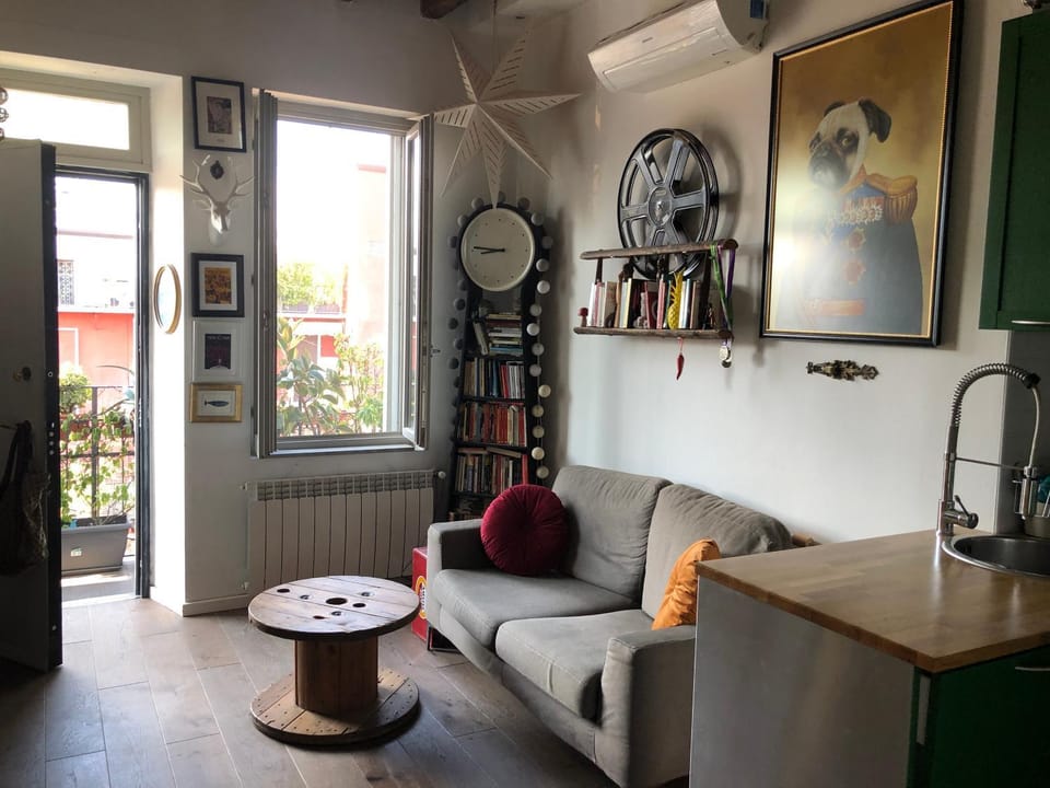 Living room, Seating area