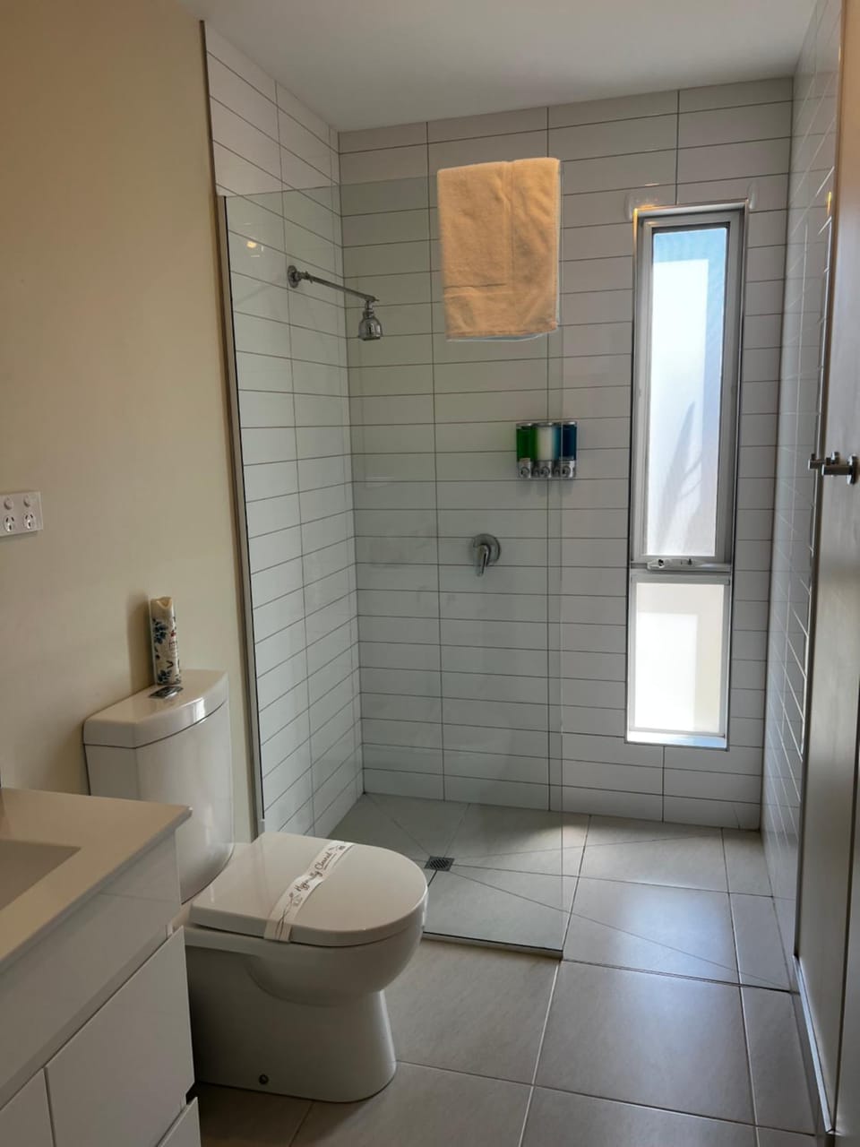 Shower, Toilet, Bathroom, laundry