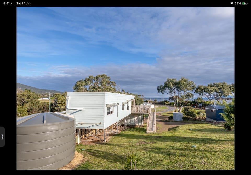Property building, Day, Natural landscape, Mountain view