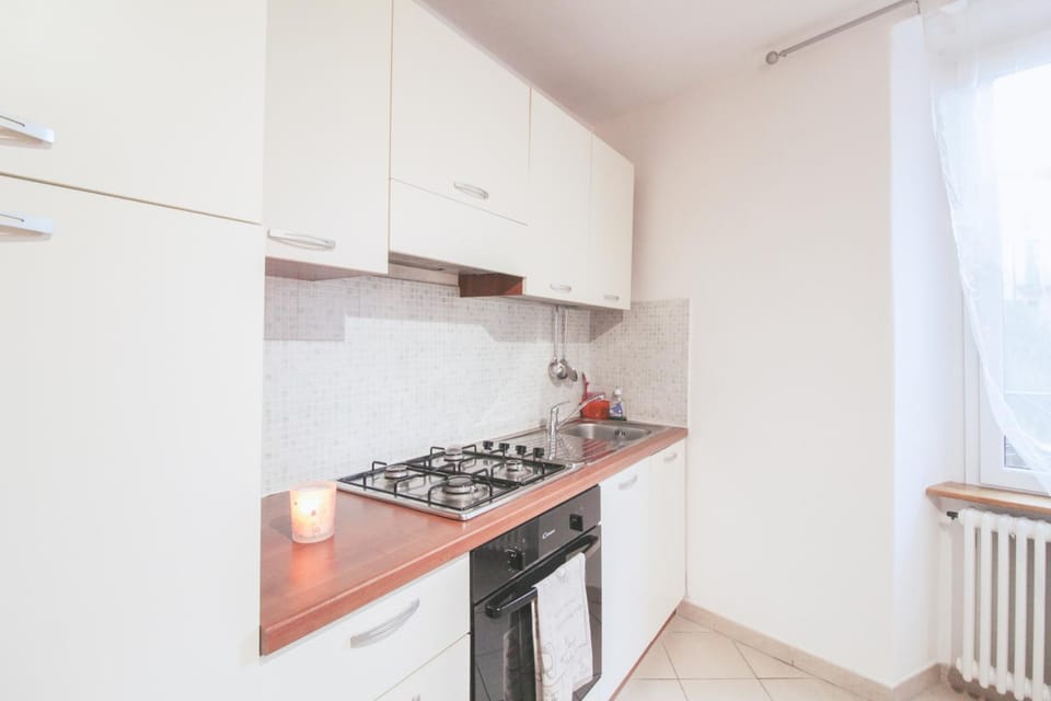 Kitchen or kitchenette, pet friendly, stove