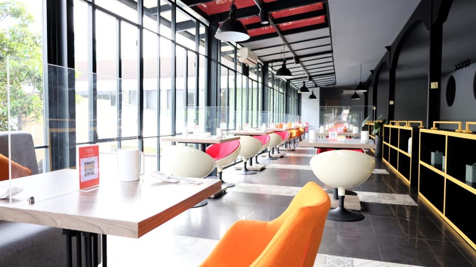 Restaurant/places to eat, Restaurant/places to eat