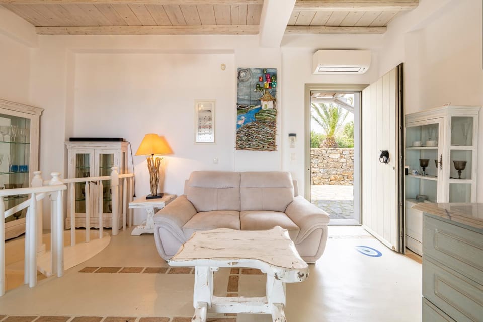 Facade/entrance, Living room