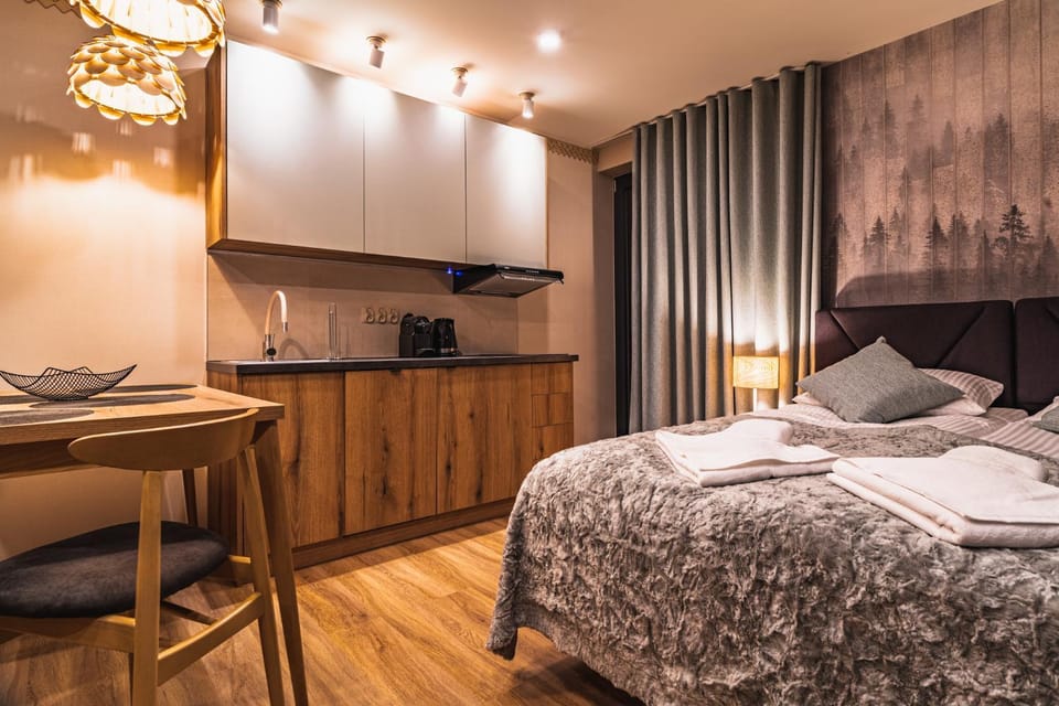 Bed, Kitchen or kitchenette, Photo of the whole room, Bedroom