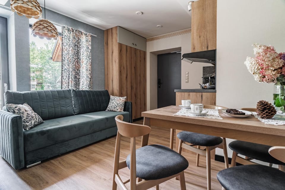Kitchen or kitchenette, Living room