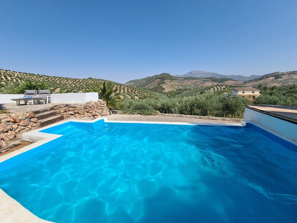 Mountain view, Pool view, Swimming pool