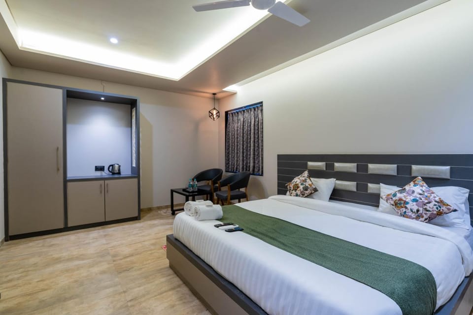 Bed, Photo of the whole room, Bedroom, hair dresser