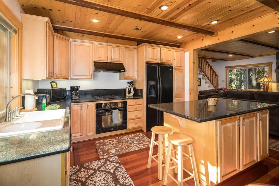 The Lazy Bear Lodge House in Lake Tahoe