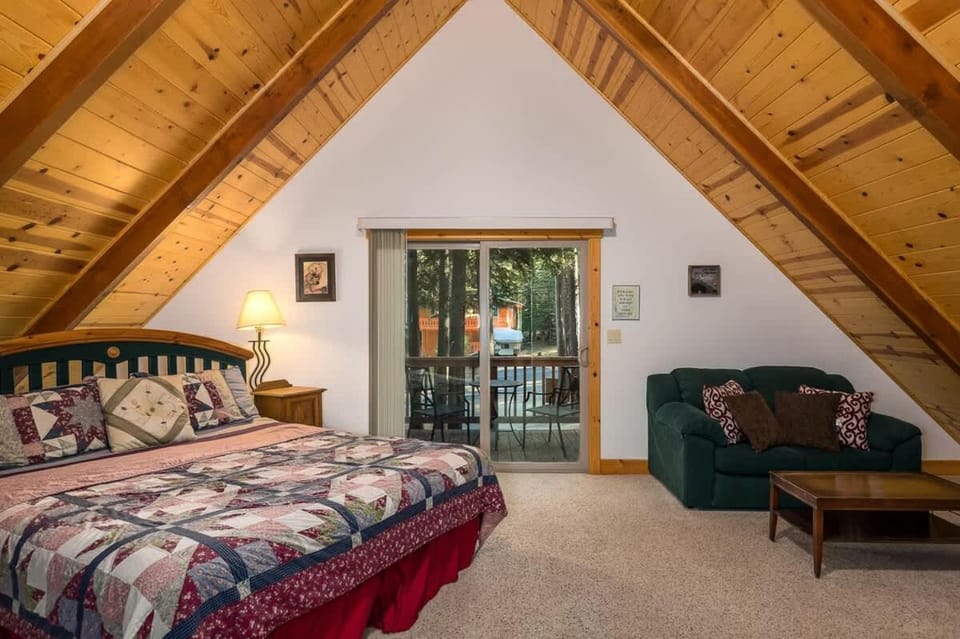 The Lazy Bear Lodge House in Lake Tahoe