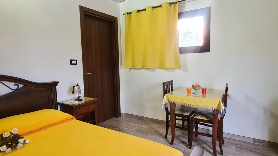 Calabria Camera matrimoniale 2 per vacanza al mare- VILLA FRANCA Country House in Calabria