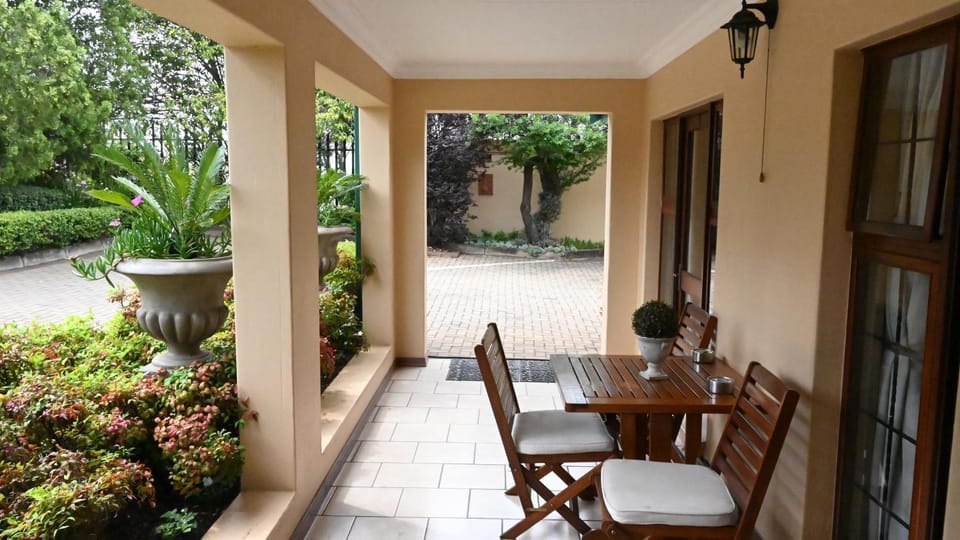 Patio, Seating area