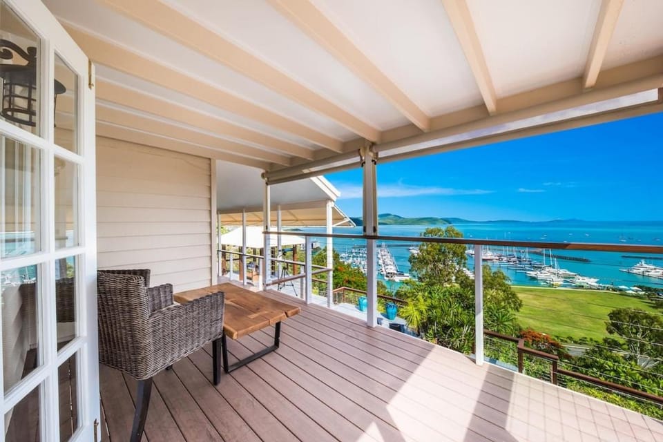 Airlie Beach Seaviews House in Airlie Beach