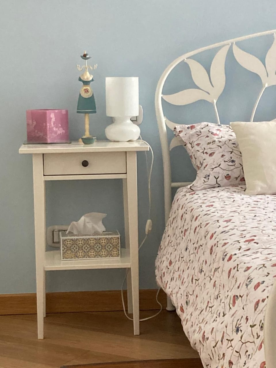 Bed, Decorative detail, Bedroom