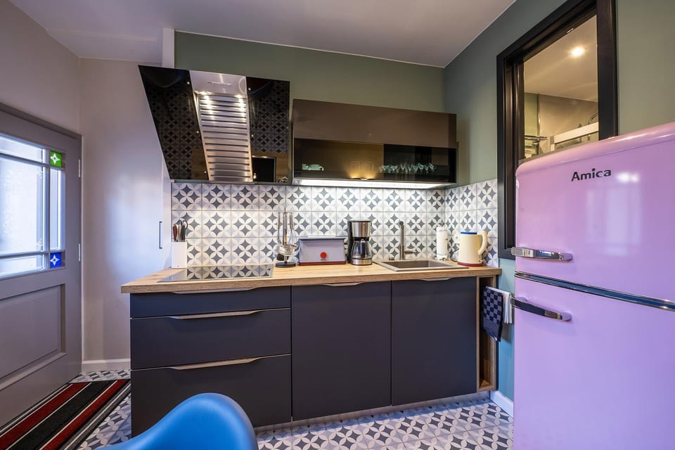 Kitchen or kitchenette, kitchen