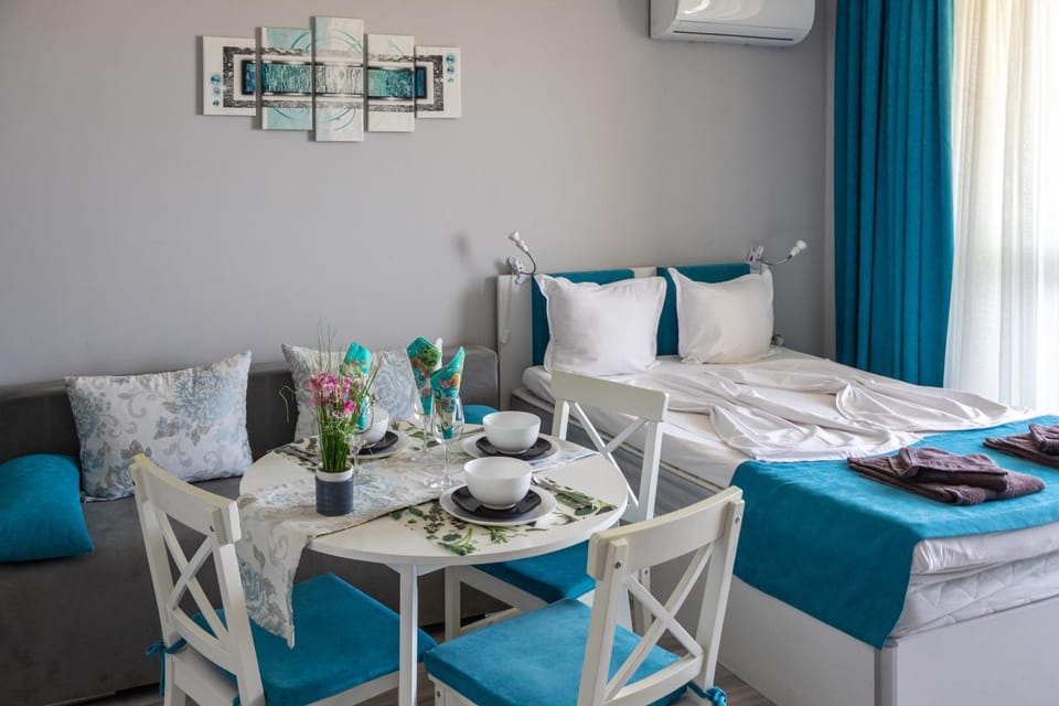 Dining area, Bedroom