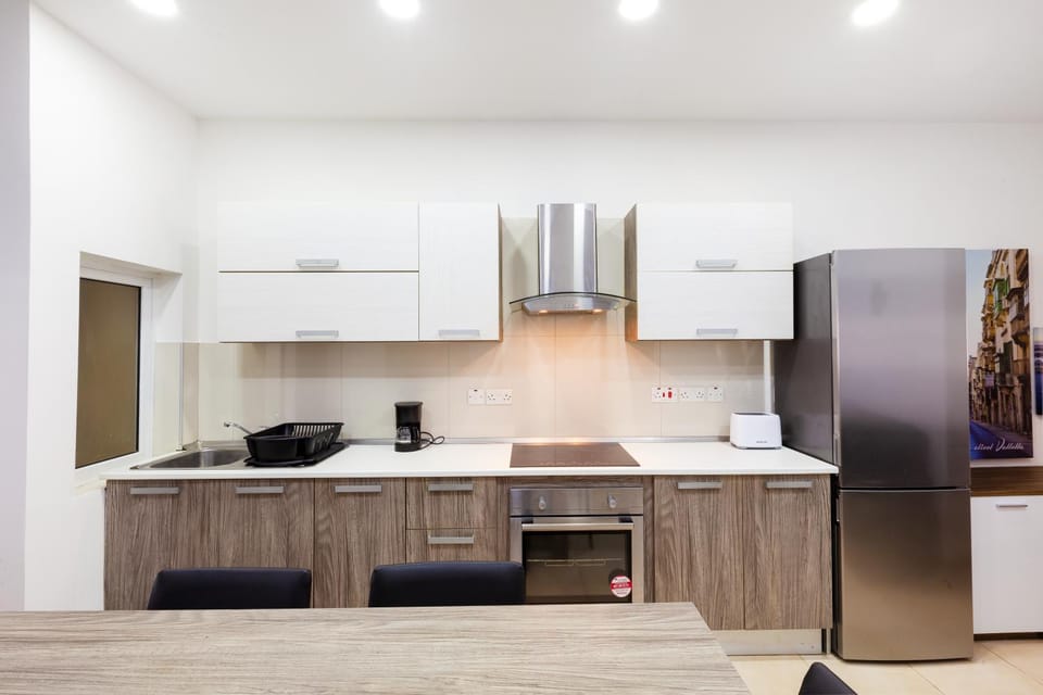 PC3- Centrally Located Apt-Close to University Apartment in Malta
