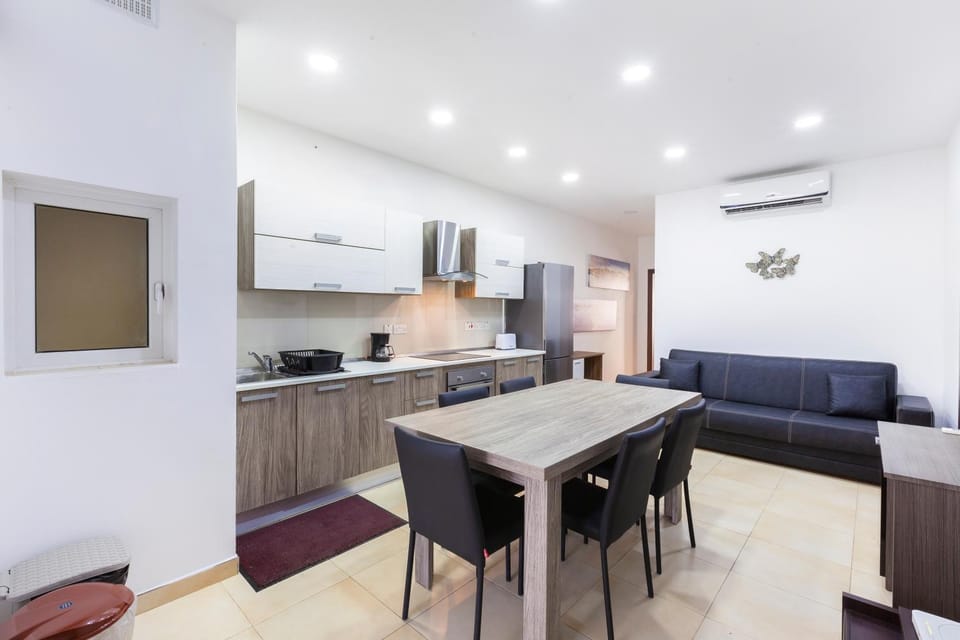 PC3- Centrally Located Apt-Close to University Apartment in Malta