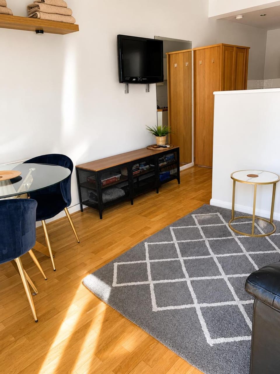 Living room, Dining area, wardrobe