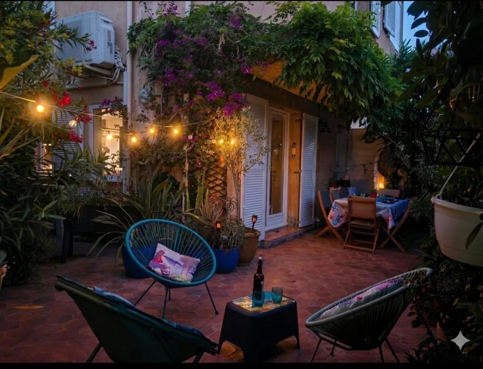 Maison de vacances à l'Ayguade classée 3 étoiles, climatisée,3mn à pied plage et restos ,5mn aéroport, 10mn gare House in Hyères