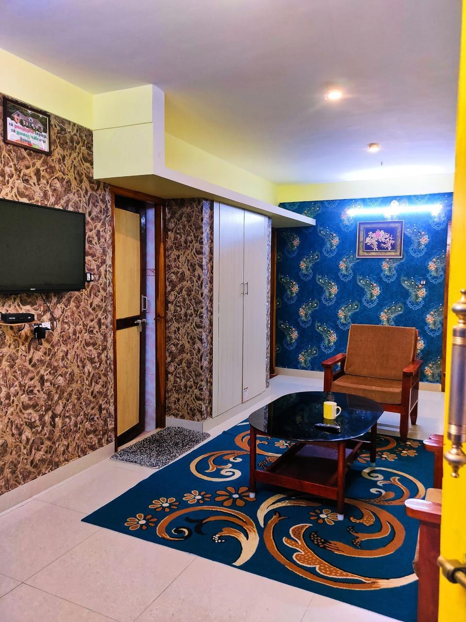 Communal lounge/ TV room, TV and multimedia, Living room, Seating area