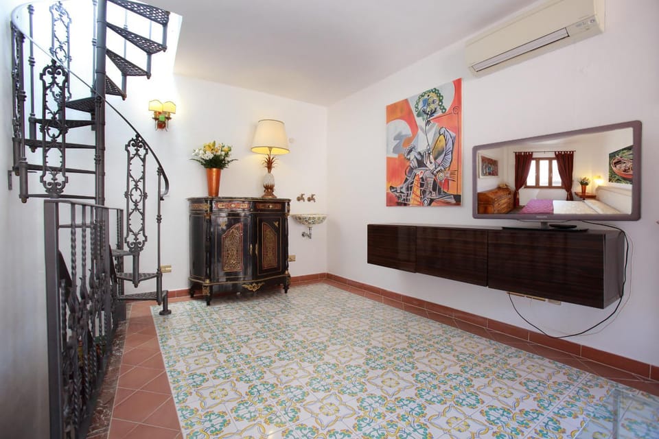 TV and multimedia, Balcony/Terrace, Living room