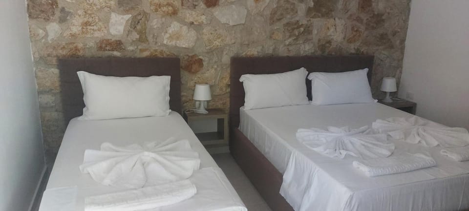 Mezzanine Bay Bed and Breakfast in Vlorë County, Albania