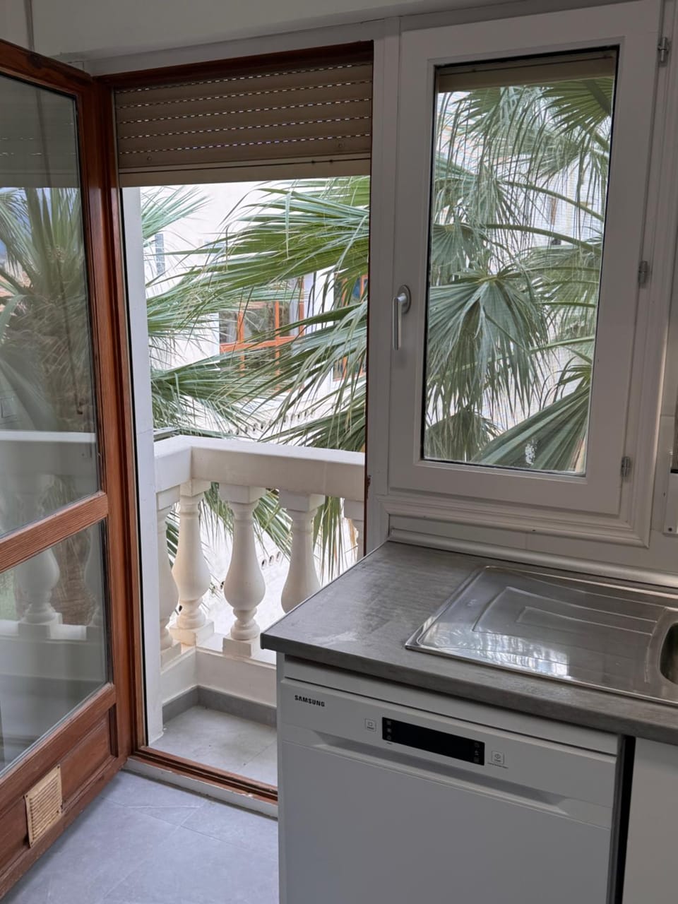 View (from property/room), Balcony/Terrace, Kitchen or kitchenette