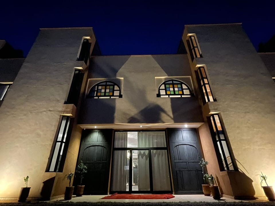 Property building, Facade/entrance