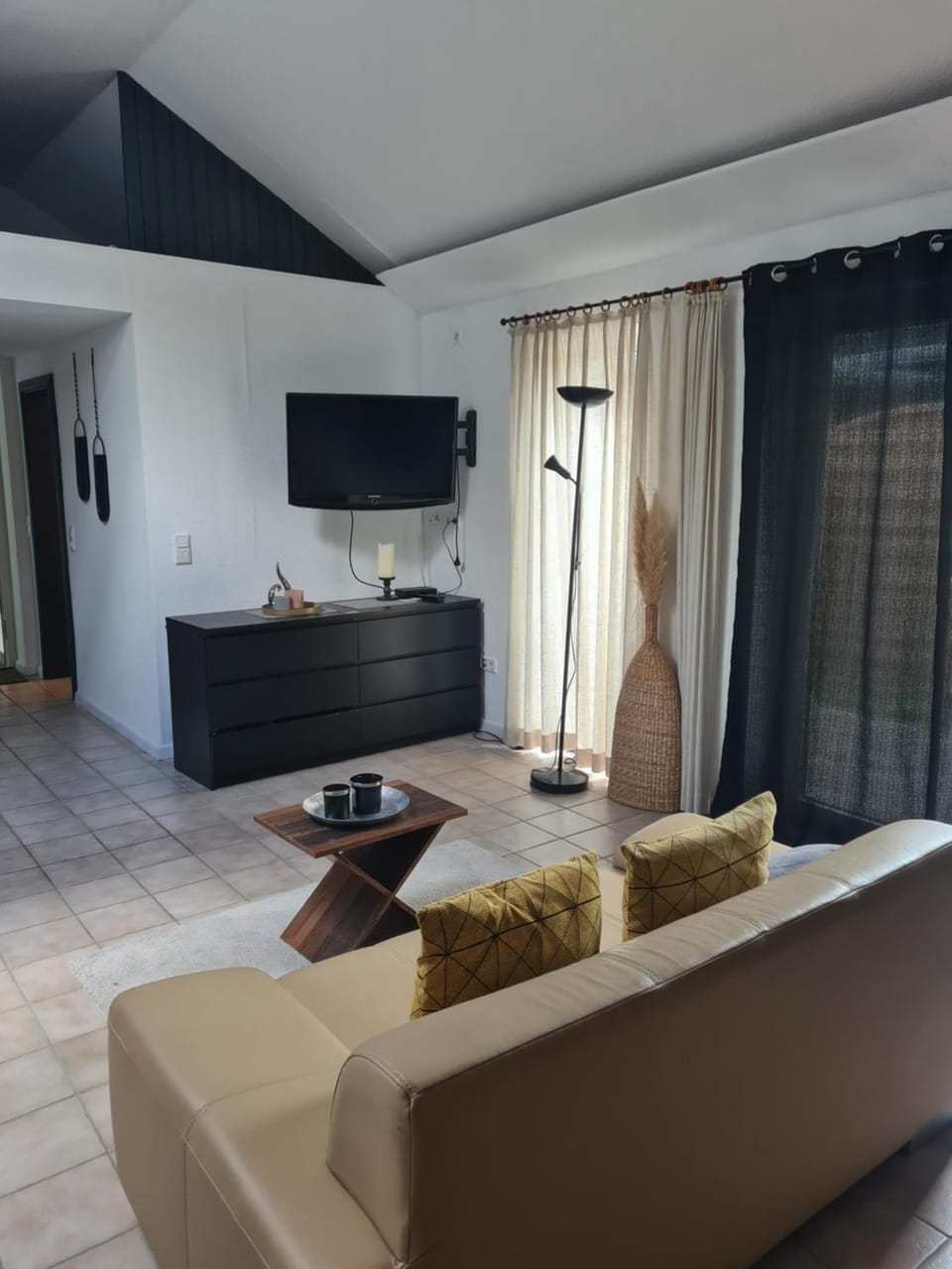 TV and multimedia, Living room, Seating area