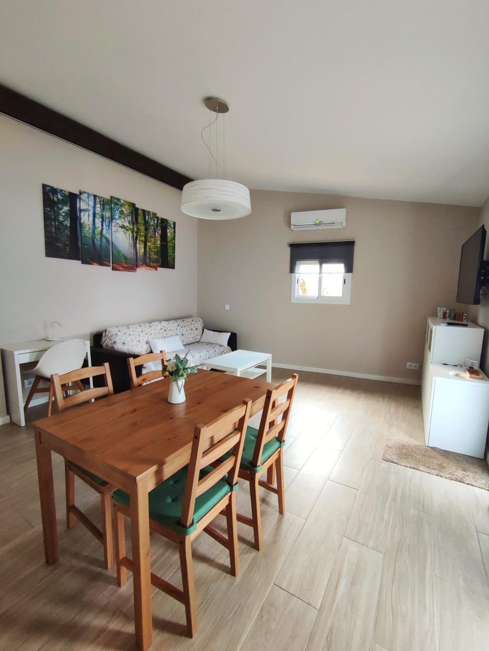 Living room, Dining area