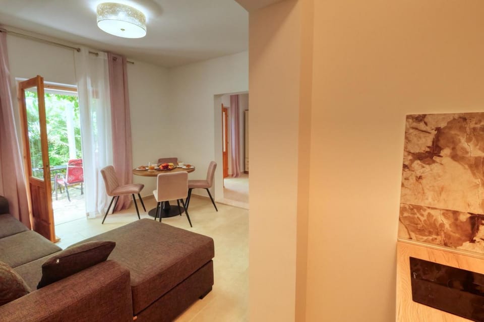 Living room, Seating area, Dining area