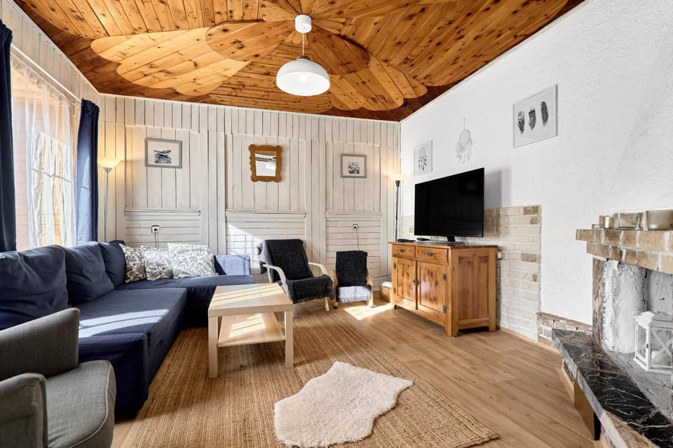 TV and multimedia, Living room, Photo of the whole room, Seating area