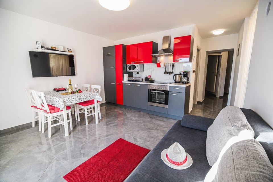 TV and multimedia, Kitchen or kitchenette, Living room, Seating area, Dining area, minibar, pet friendly, stove