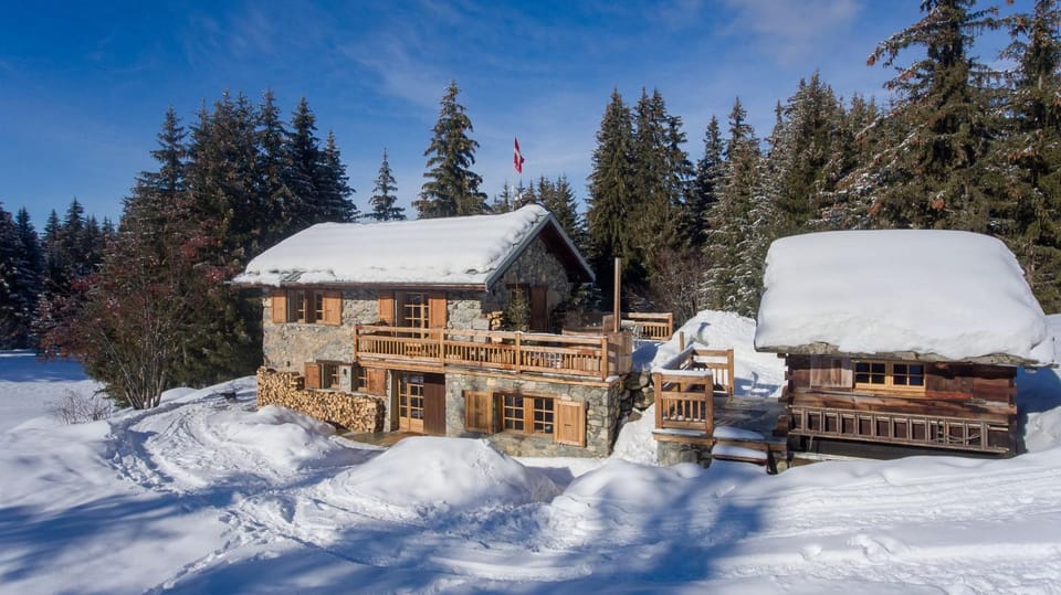 Skiing, Location