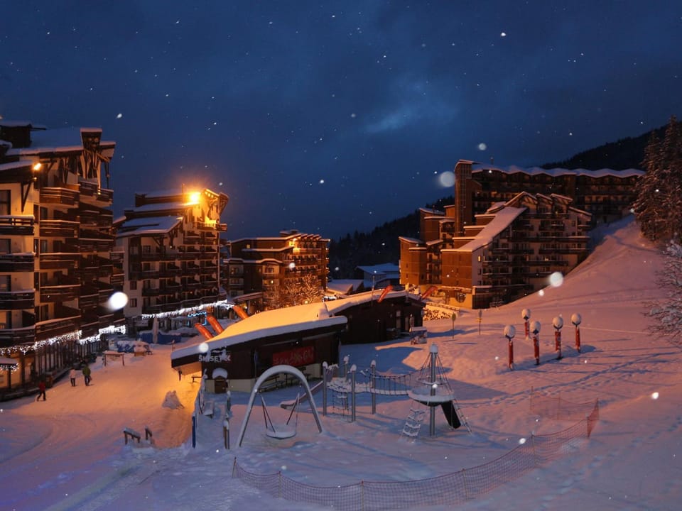 Chalet centre La Tania, skis aux pieds, parking et animaux admis - FR-1-513-78 Apartment in Les Allues