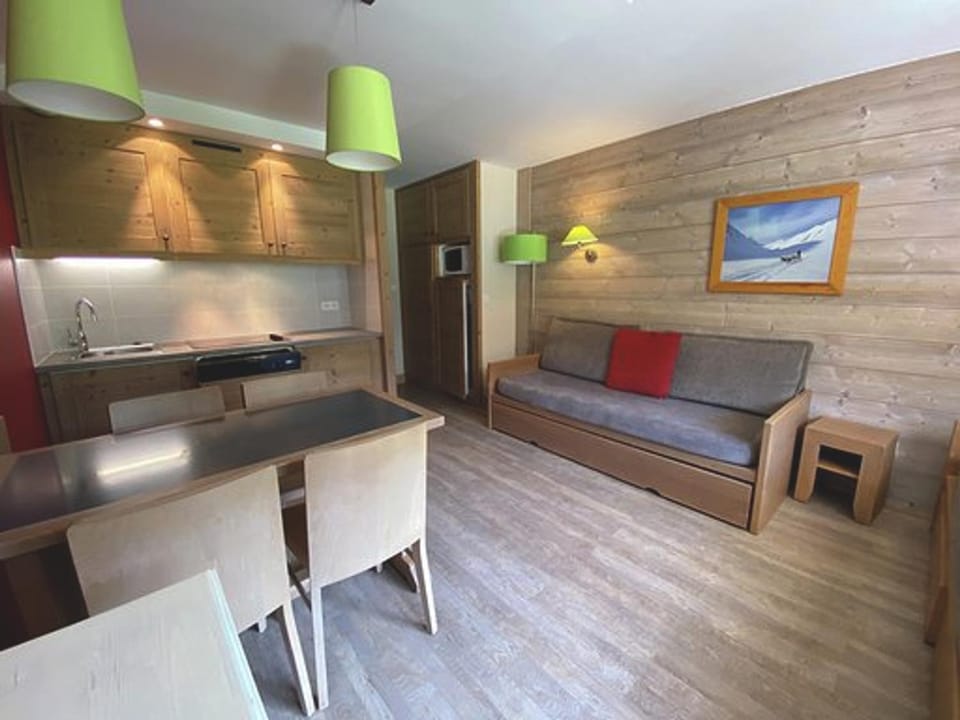 Chalet centre La Tania, skis aux pieds, parking et animaux admis - FR-1-513-78 Apartment in Les Allues