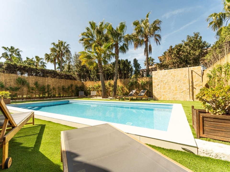 Casa Pinsa - Großzügiges mediterran-stilvolles Ferienhaus mit eigenem Pool in Puig de Ros House in Migjorn