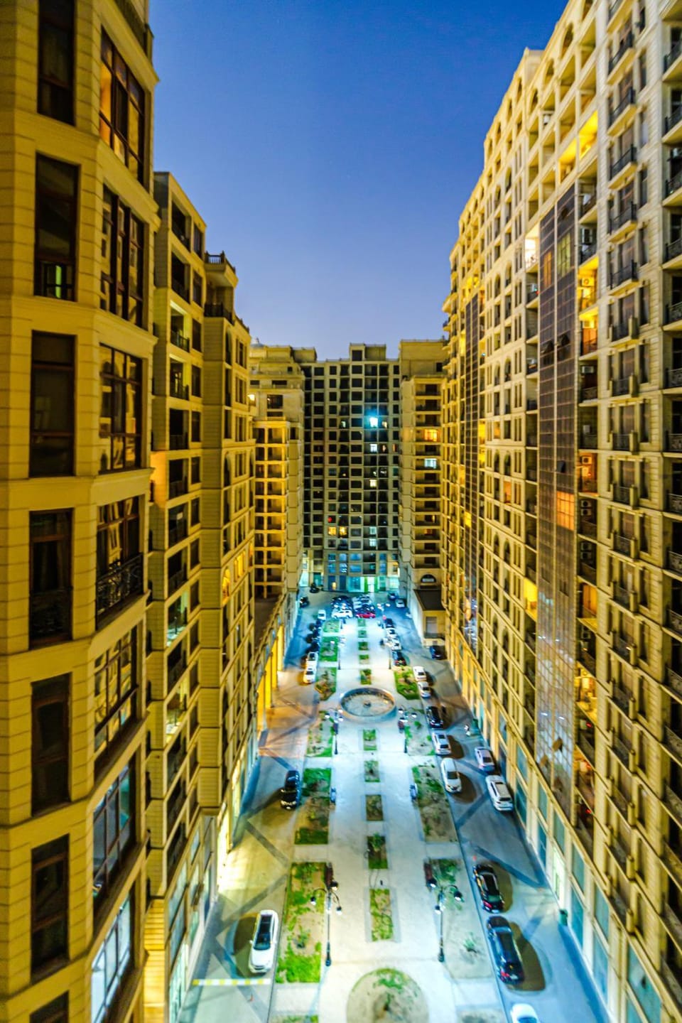 Property building, Facade/entrance, Night, Neighbourhood, Balcony/Terrace, City view, Street view, Location, Parking