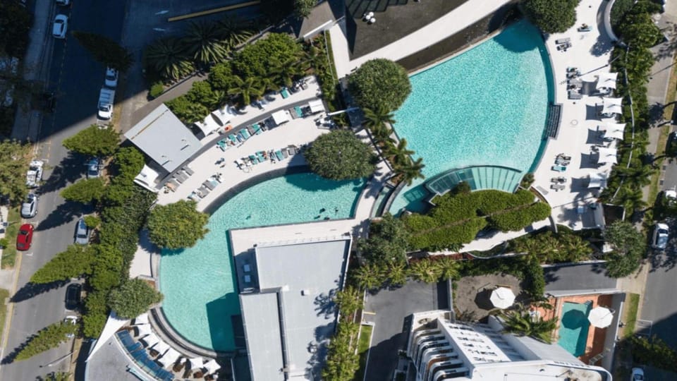 Luxury 3 Bedroom Apartment with Ocean Views - Coast HM Apartment in Surfers Paradise Boulevard