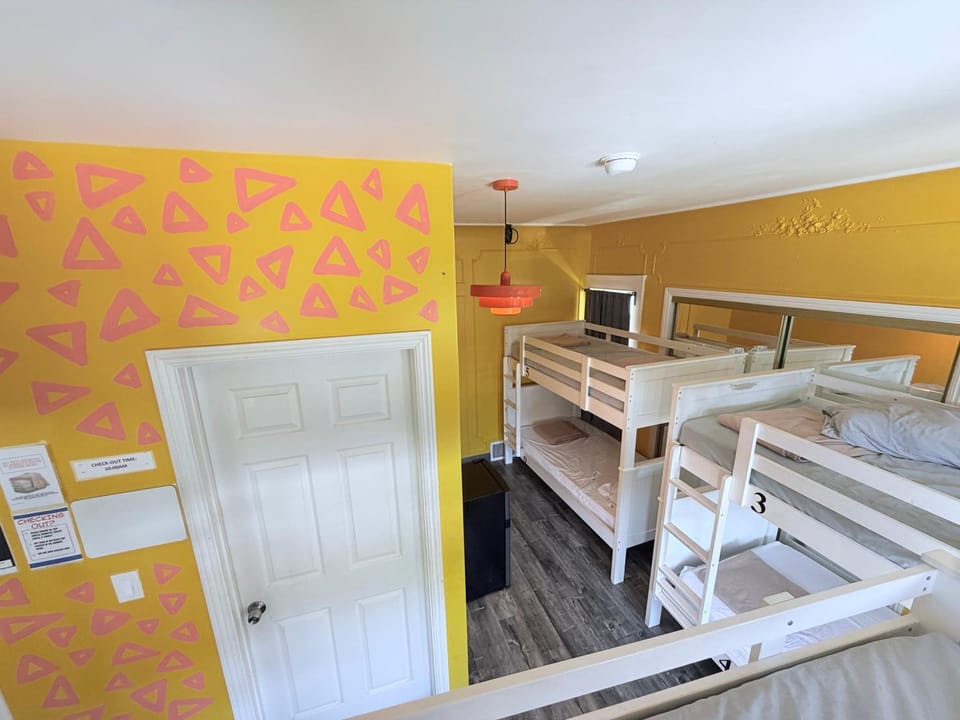 The Wilshire Metro Hostel in San Fernando Valley