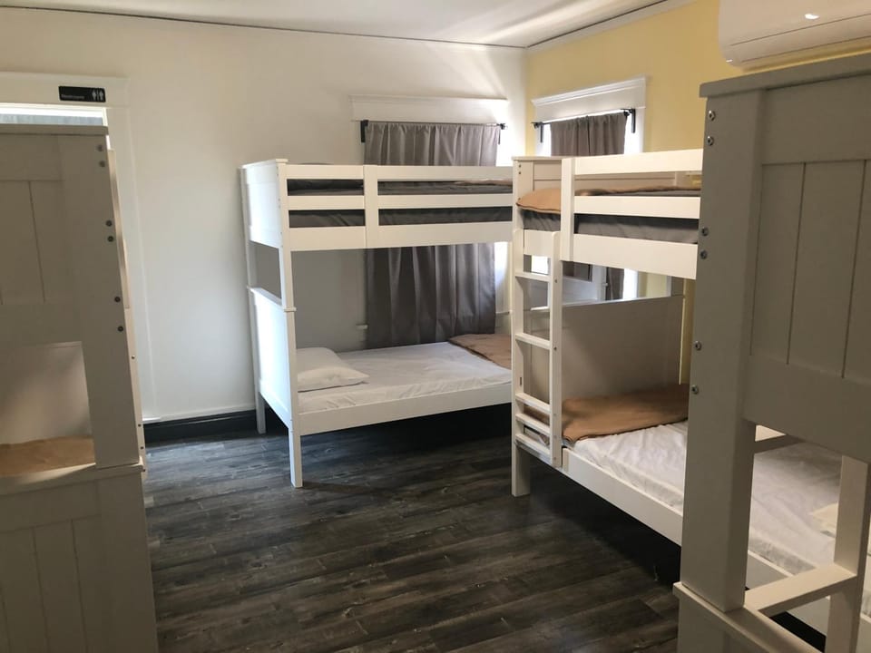 The Wilshire Metro Hostel in San Fernando Valley