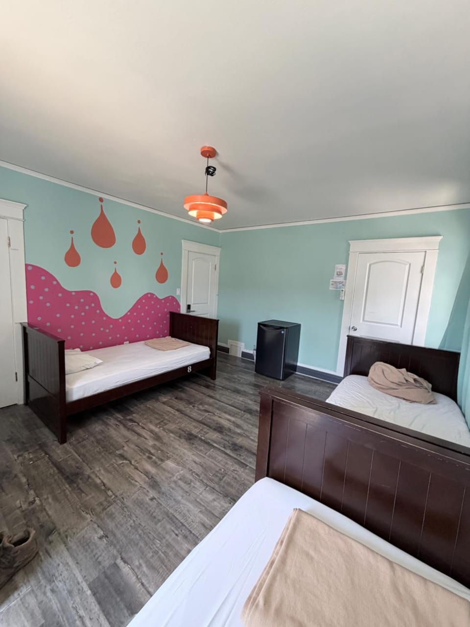 The Wilshire Metro Hostel in San Fernando Valley