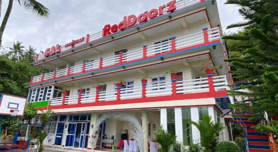 Property building, Facade/entrance
