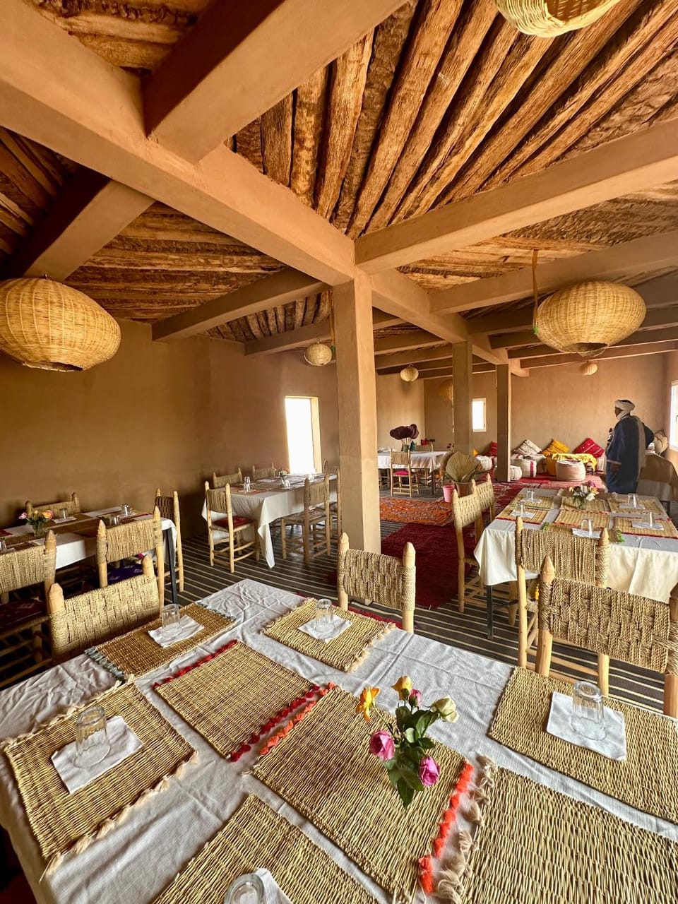 Restaurant/places to eat, Living room, Food and drinks, Banquet/Function facilities