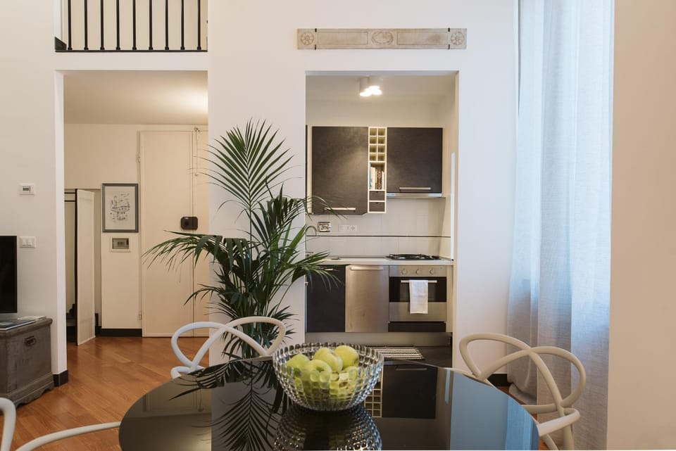 Kitchen or kitchenette, Living room, Seating area, kitchen