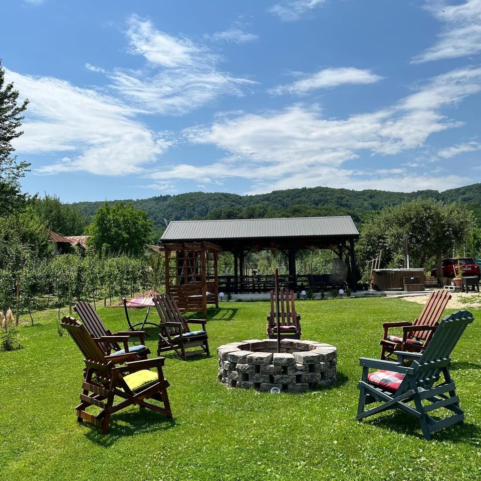 Day, Natural landscape, Garden, Garden view, Mountain view, sunbed
