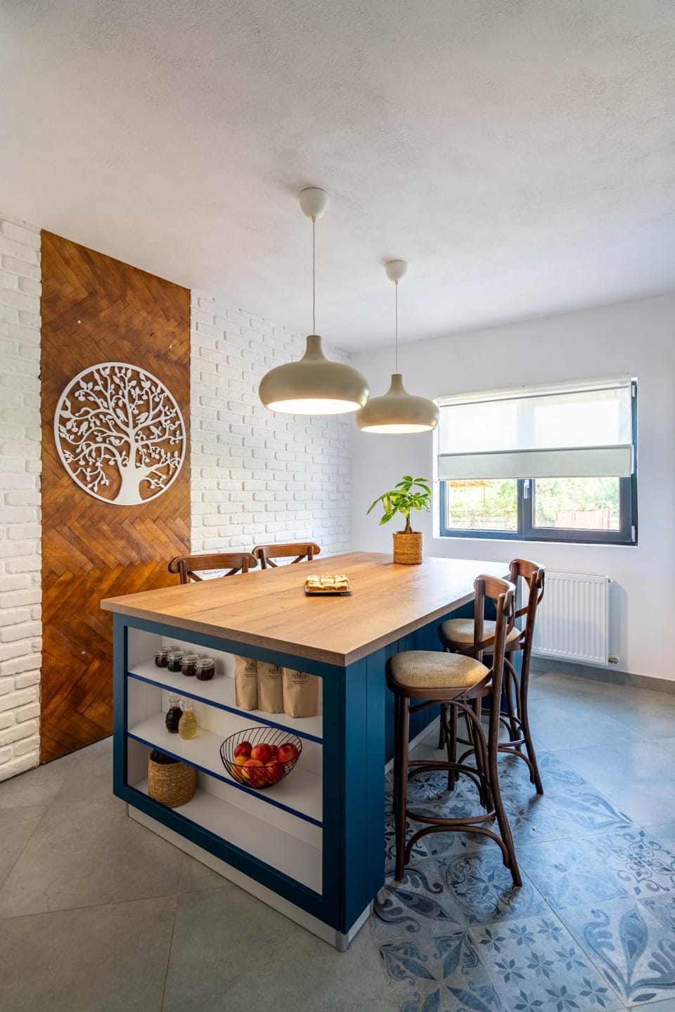 Kitchen or kitchenette, Dining area, Communal kitchen